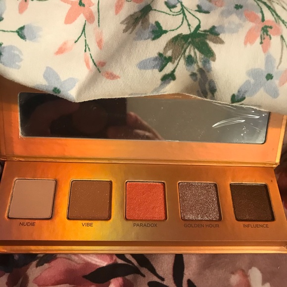 Urban Decay Lightbeam Eyeshadow 💕🌸💓 - Picture 4 of 8